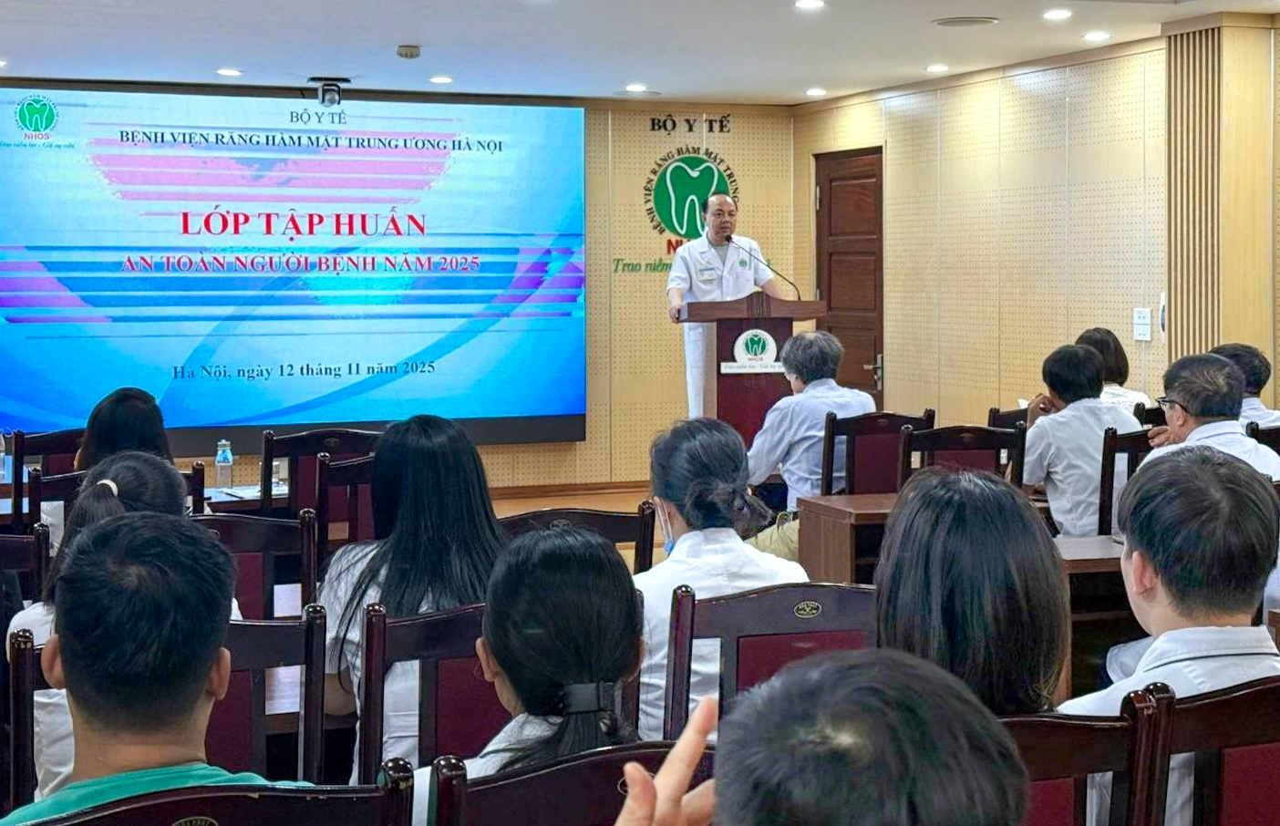 TS. Phạm Thanh Hà, Phó Bí thư Đảng ủy, Phó Giám đốc Bệnh viện phát biểu 